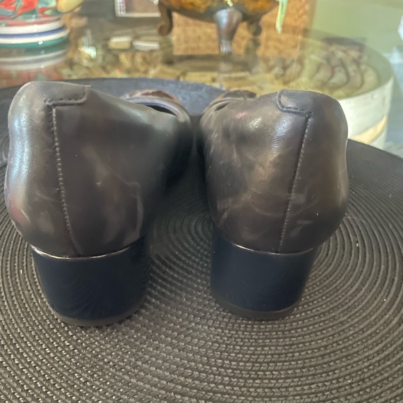 NWOB Clark’s Collection Leather/ Patent Leather Classic Low Heeled Pumps 8M - Picture 4 of 5